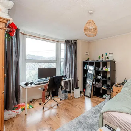 Image 5 - Hughenden Road, High Wycombe, HP13 5HS, United Kingdom - Duplex for rent