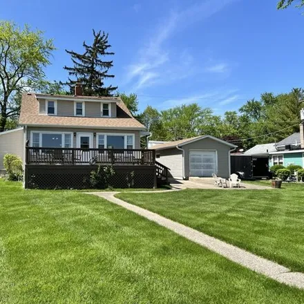 Buy this 3 bed house on Sunnyside Beach Drive in Johnsburg, McHenry County