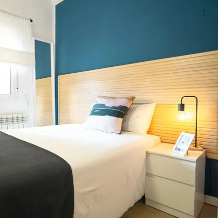 Rent this 5 bed room on Madrid in F. Saiz Cuentakilometros, Calle de Francisco Silvela
