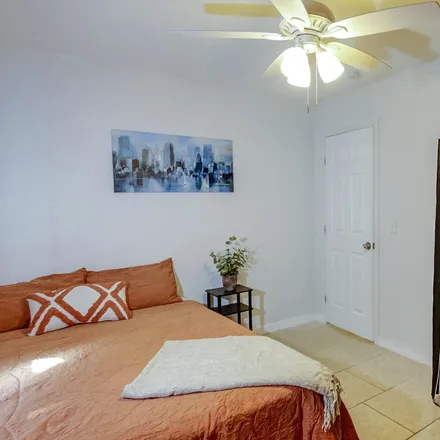 Image 2 - Tampa, Southeast Seminole Heights, FL, US - Room for rent