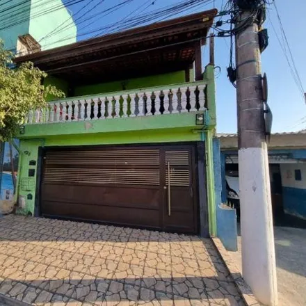 Buy this 3 bed house on Avenida Washington Luiz in Jardim Veran, Suzano - SP