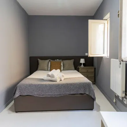Rent this 1 bed apartment on Herdade do Peso in Rua de São Francisco, 4050-548 Porto