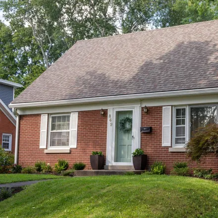 Rent this 3 bed house on 869 Della Drive in Gardenside, Lexington
