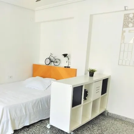 Rent this studio apartment on Illes Canàries - Trafalgar in Carrer de les Illes Canàries, 46023 Valencia
