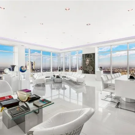 Buy this 3 bed condo on Bloomberg Tower in Lexington Avenue, New York