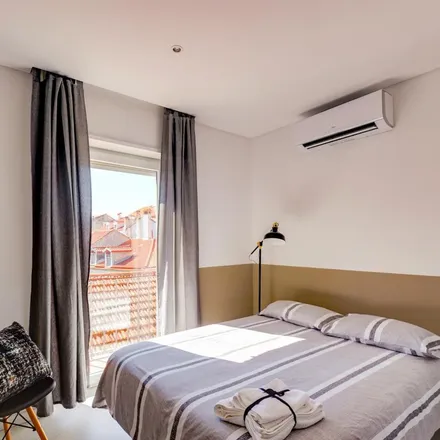 Rent this 1 bed apartment on Rua Eduardo Coelho 102 in 3000-148 Coimbra, Portugal