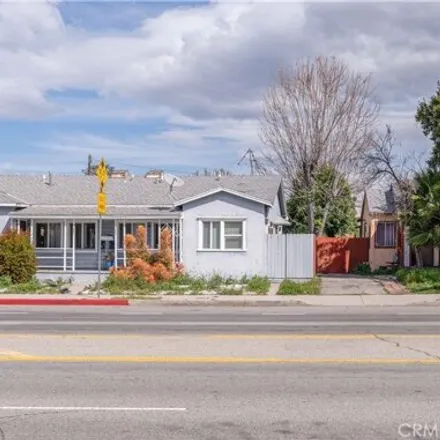 Buy this 8 bed house on 5614 Troost Avenue in Los Angeles, CA 91601