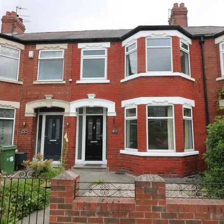 Rent this 3 bed townhouse on Pulcroft Road in Hessle, HU13 0NF