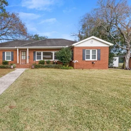 Buy this 3 bed house on 201 Rue Burdin in St. Martinville, LA 70582