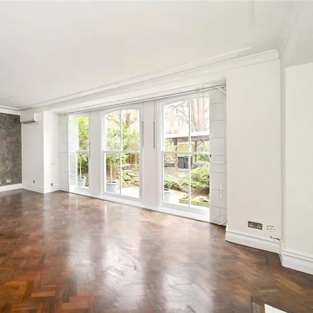 Rent this 5 bed house on 6 Grove End Road in London, NW8 9HN
