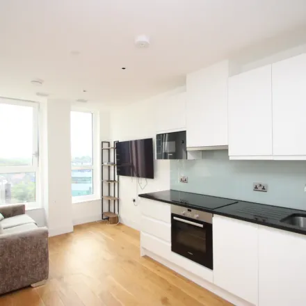 Image 3 - Norfolk House, Wellesley Court Road, London, CR0 1GR, United Kingdom - Apartment for rent