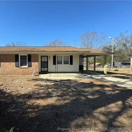 Rent this 3 bed house on 941 North Jackson Street in Raeford, NC 28376