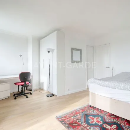 Image 6 - 2 Rue de Rémusat, 75016 Paris, France - Apartment for rent