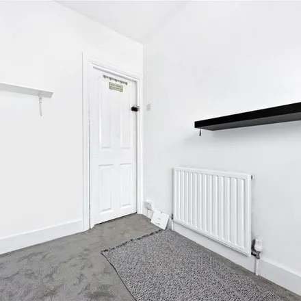 Image 2 - Capworth Street, London, E10 7AJ, United Kingdom - Apartment for rent