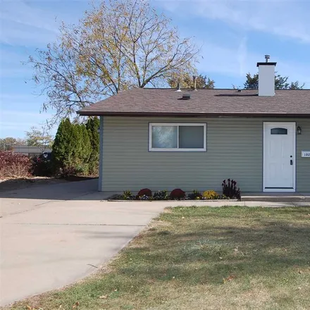 Buy this 3 bed house on 1026 South 1st Avenue in Iowa City, IA 52240