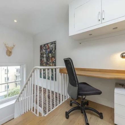 Rent this 1 bed apartment on 151 Offord Road in London, N1 1NS