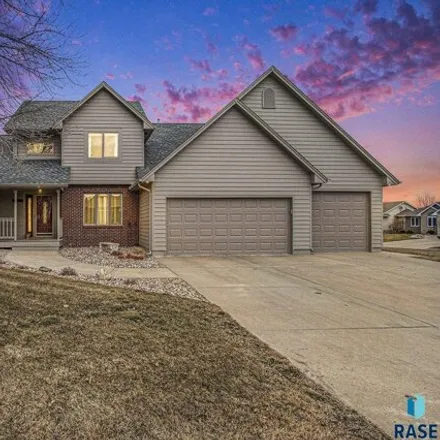 Buy this 5 bed house on 1663 South Paisley Lane in Sioux Falls, SD 57106