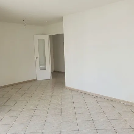 Rent this 3 bed apartment on 3 Rond Point de la Victoire in 91150 Étampes, France