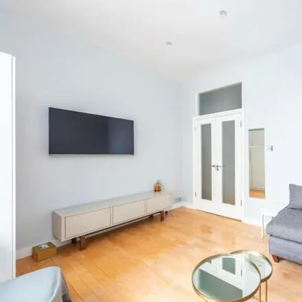 Image 4 - Sloane Gate Mansions, D'Oyley Street, London, SW1X 9AH, United Kingdom - Apartment for rent