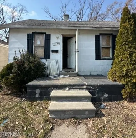 Buy this 2 bed house on 19799 Oakfield Avenue in Detroit, MI 48235