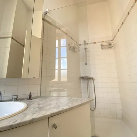 Rent this 6 bed apartment on 10 Avenue de la Garonnette in 31000 Toulouse, France