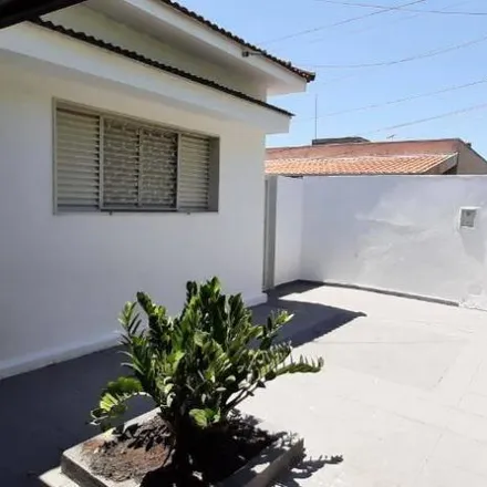 Rent this 2 bed house on Rua Borba Gato in Jardim São Vicente, São José do Rio Preto - SP