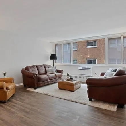 Image 3 - Hinman House, 1516 Hinman Avenue, Evanston, IL 60201, USA - Condo for sale