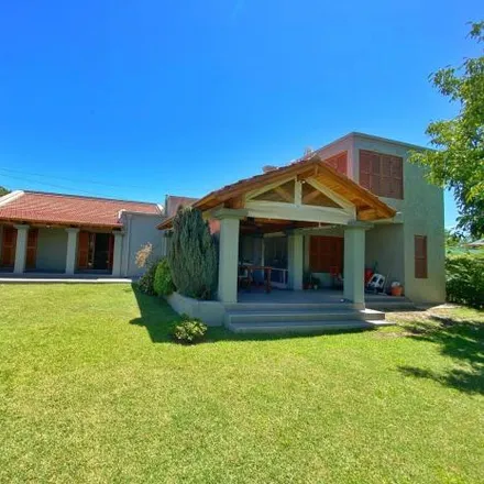 Buy this 6 bed house on Las Palmas in M5507 ENT Vistalba, Argentina