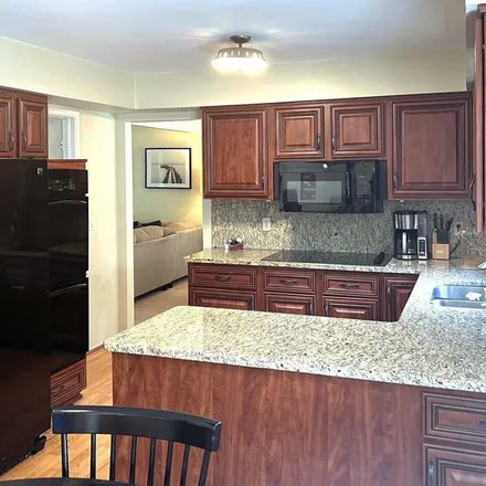 Rent this 4 bed apartment on 1722 Fox River Drive in Bloomfield Township, MI 48304