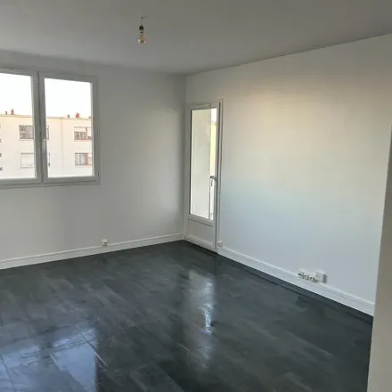 Rent this 3 bed apartment on 23 Rue Pasteur in 92220 Bagneux, France