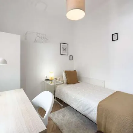 Image 2 - Carrer de Cartagena, 284, 08025 Barcelona, Spain - Apartment for rent