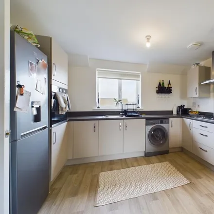 Image 2 - Harrier Way, Stroud, GL2 4DB, United Kingdom - Apartment for rent