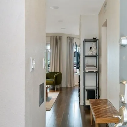 Image 2 - 8849 West 3rd Street, Los Angeles, CA 90048, USA - Condo for sale