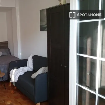 Rent this 4 bed room on Calle de Agustina Atienza Cobos in 2, 50017 Zaragoza