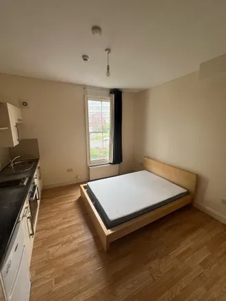 Rent this studio apartment on Angell Road in London, SW9 7PD