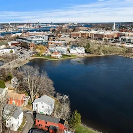 Image 5 - 6a-6b Dearborn St, Portsmouth, New Hampshire, 03801 - House for sale