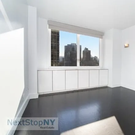 Image 5 - 245 E 54th St Apt 26h, New York, 10022 - Apartment for sale