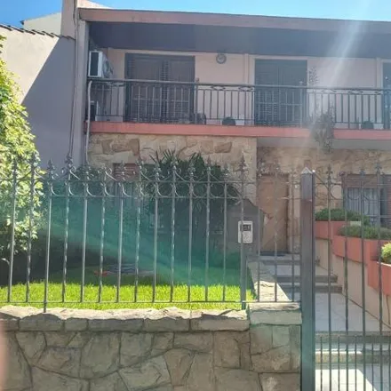 Rent this 4 bed house on Alsina 396 in Ramos Mejía Sur, Ramos Mejía