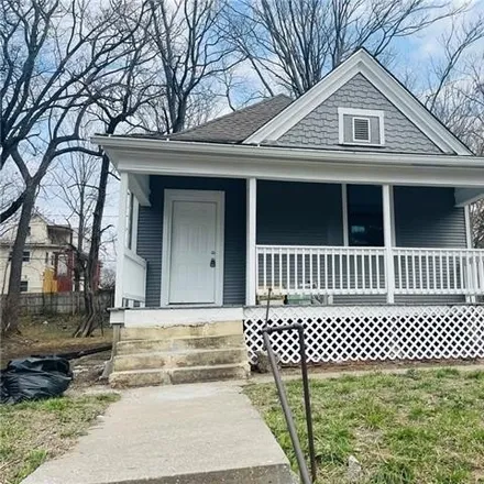 Buy this 3 bed house on 2915 Wabash Avenue in Kansas City, MO 64128