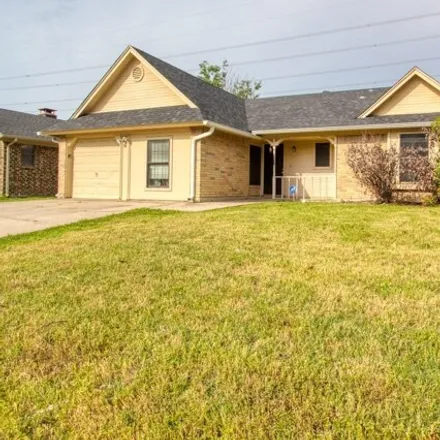 Buy this 4 bed house on 6593 Country Creek Drive in Arlington, TX 76001