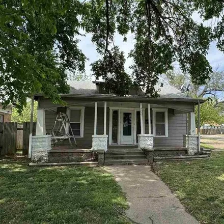 Buy this 2 bed house on 614 West Ponca Avenue in Ponca City, OK 74601