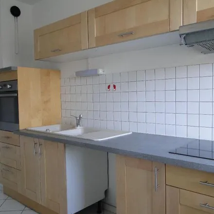 Rent this 2 bed apartment on Sœurs Clarisses capucines de Chamalières in Avenue de Villars, 63400 Chamalières