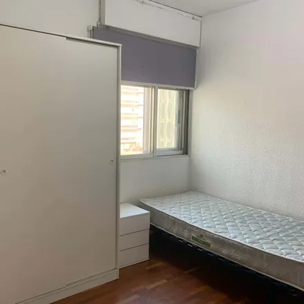Rent this 5 bed room on Pairal in Plaça del Doctor Marañón / Plaza Doctor Marañón, 12003 Castelló de la Plana
