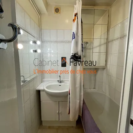 Rent this 3 bed apartment on 11 bis Rue Gallieni in 94230 Cachan, France