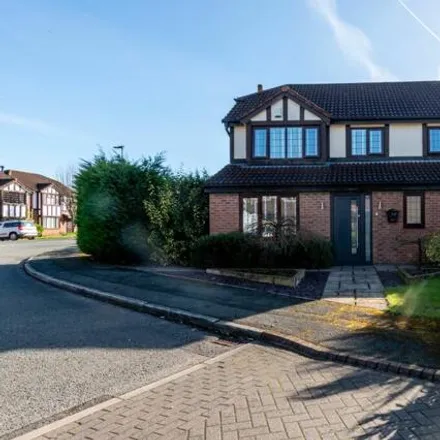 Buy this 4 bed house on Edward Gardens in Martinscroft, Warrington