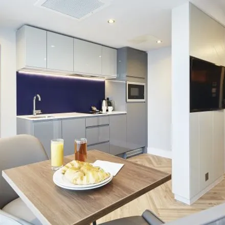 Image 3 - Roomzzz Aparthotel, Hanover Square, Newcastle upon Tyne, NE1 3NG, United Kingdom - Apartment for rent
