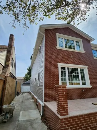 Buy this 6 bed house on 172-38 Brocher Road in New York, NY 11434