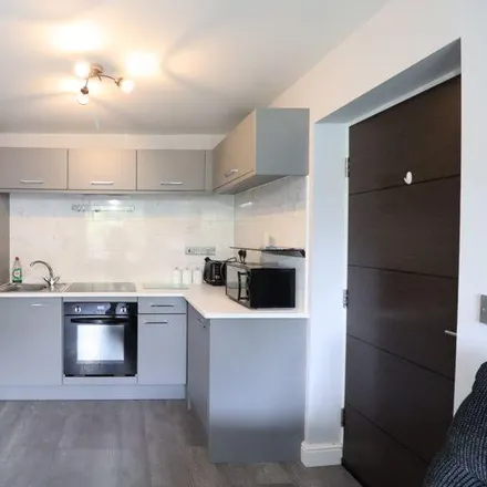 Image 3 - Littleton Close, Sankey Bridges, Warrington, WA5 1HD, United Kingdom - Apartment for rent