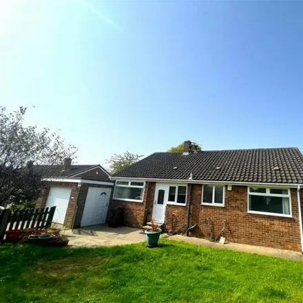 Rent this 3 bed house on St Martins Close in Barnsley, S75 2JT