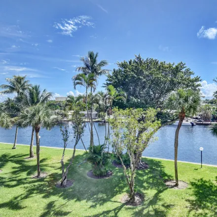 Buy this 2 bed condo on 16 Royal Palm Way in Boca Raton, FL 33432